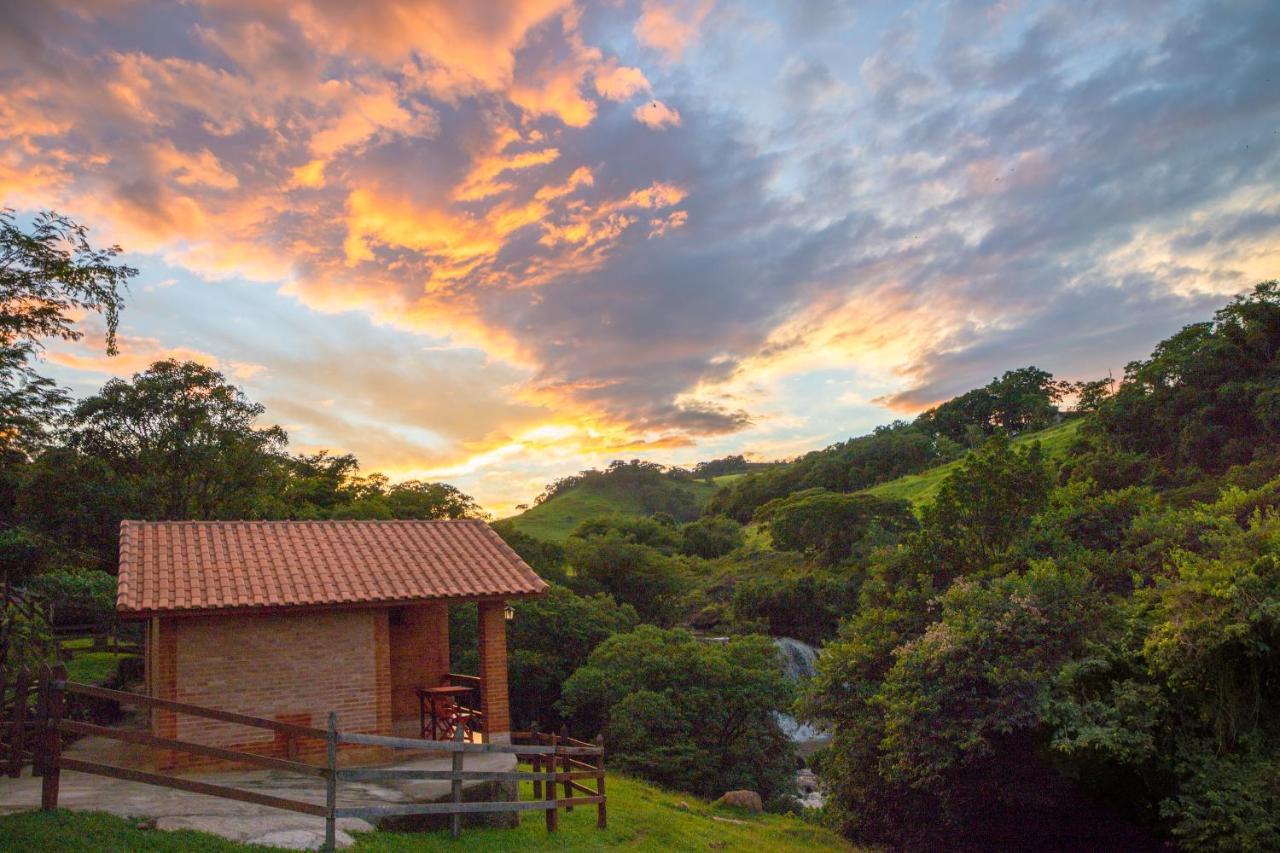 Chales Pedacim Du Ceu Bueno Brandão Buitenkant foto