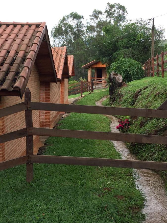 Chales Pedacim Du Ceu Bueno Brandão Buitenkant foto